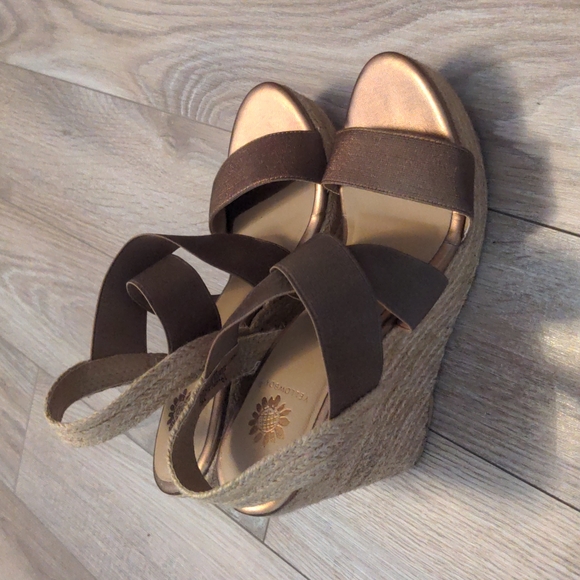 Yellow Box Elastic Wedges - Picture 6 of 6